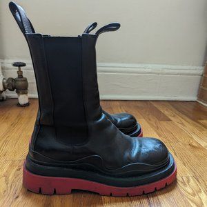 Bottega Veneta Tire Chelsea Boots With Red Soles